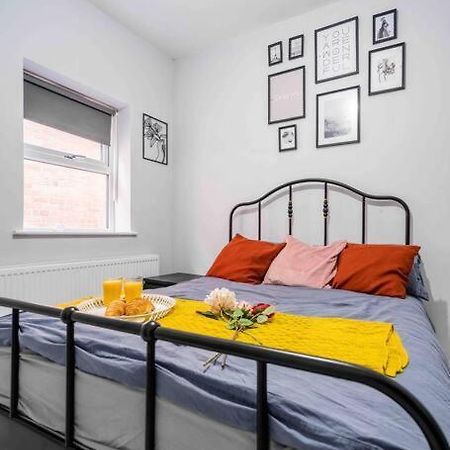 Апартаменты Modern Flat In Moseley With Free Parking Бирмингем Экстерьер фото