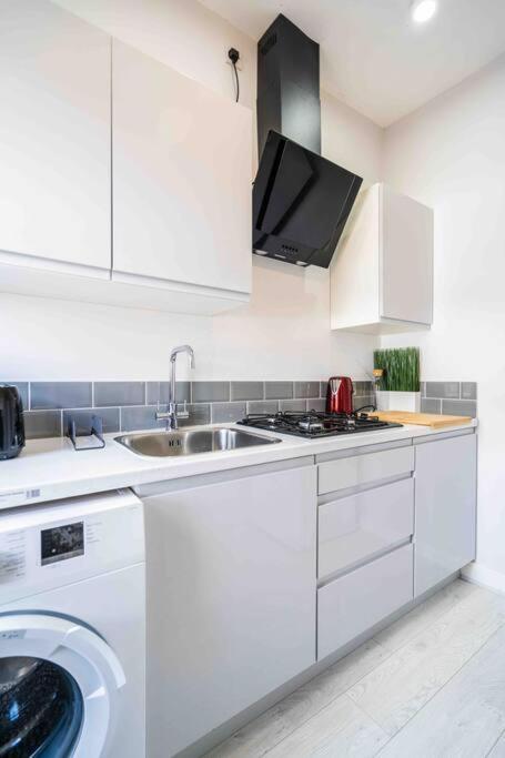 Апартаменты Modern Flat In Moseley With Free Parking Бирмингем Экстерьер фото