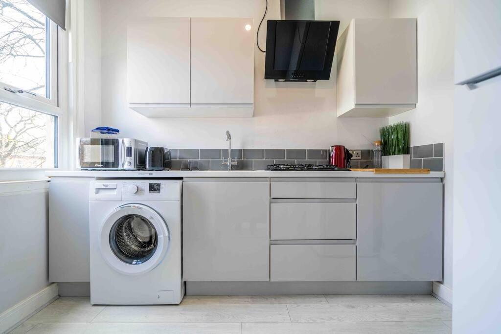 Апартаменты Modern Flat In Moseley With Free Parking Бирмингем Экстерьер фото